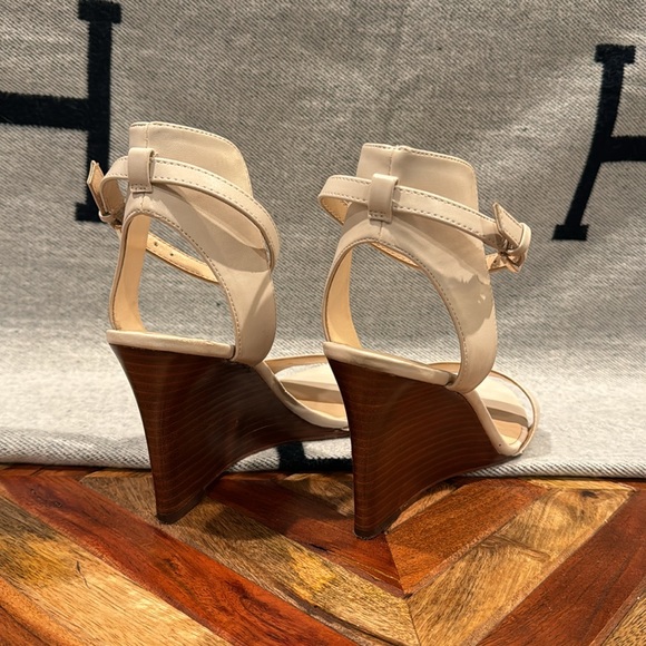 Nine West White Ivory Wedge Sandals Women's Size 8. NW7 Madness Ankle Strap - Picture 3 of 4